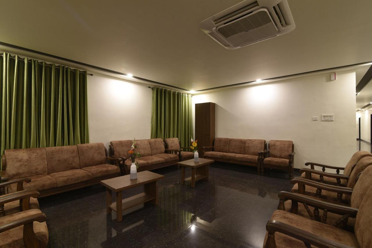 Hotel Clove Bijāpur 外观 照片
