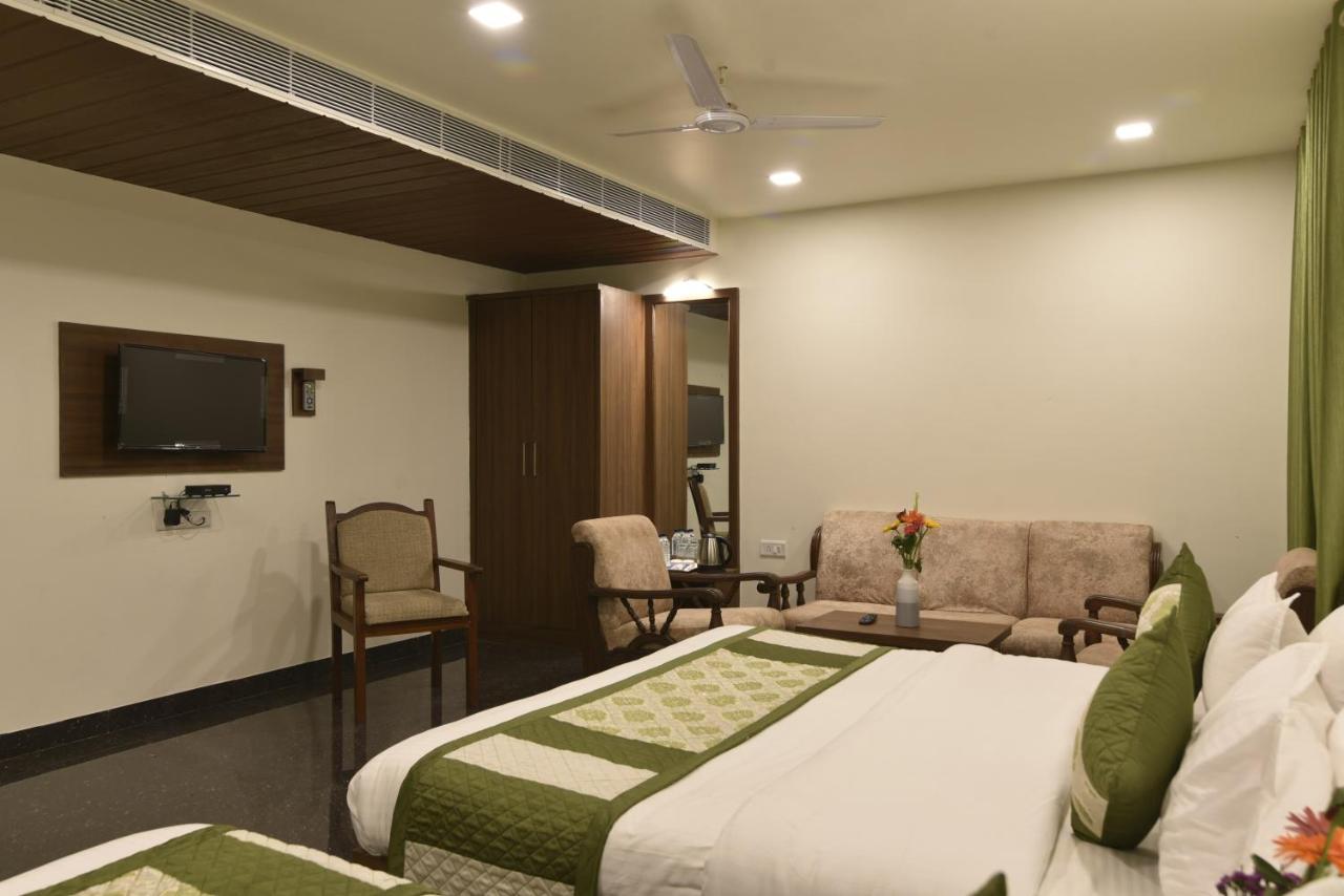 Hotel Clove Bijāpur 外观 照片